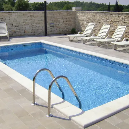 Triple Babici 3046c Gæstehus Umag